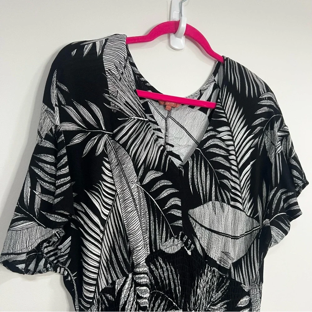 Tropical Dress‎ Black and Gray Leaf Print Maxi V-Neck Side Slit Cinched Waist - Picture 2 of 7